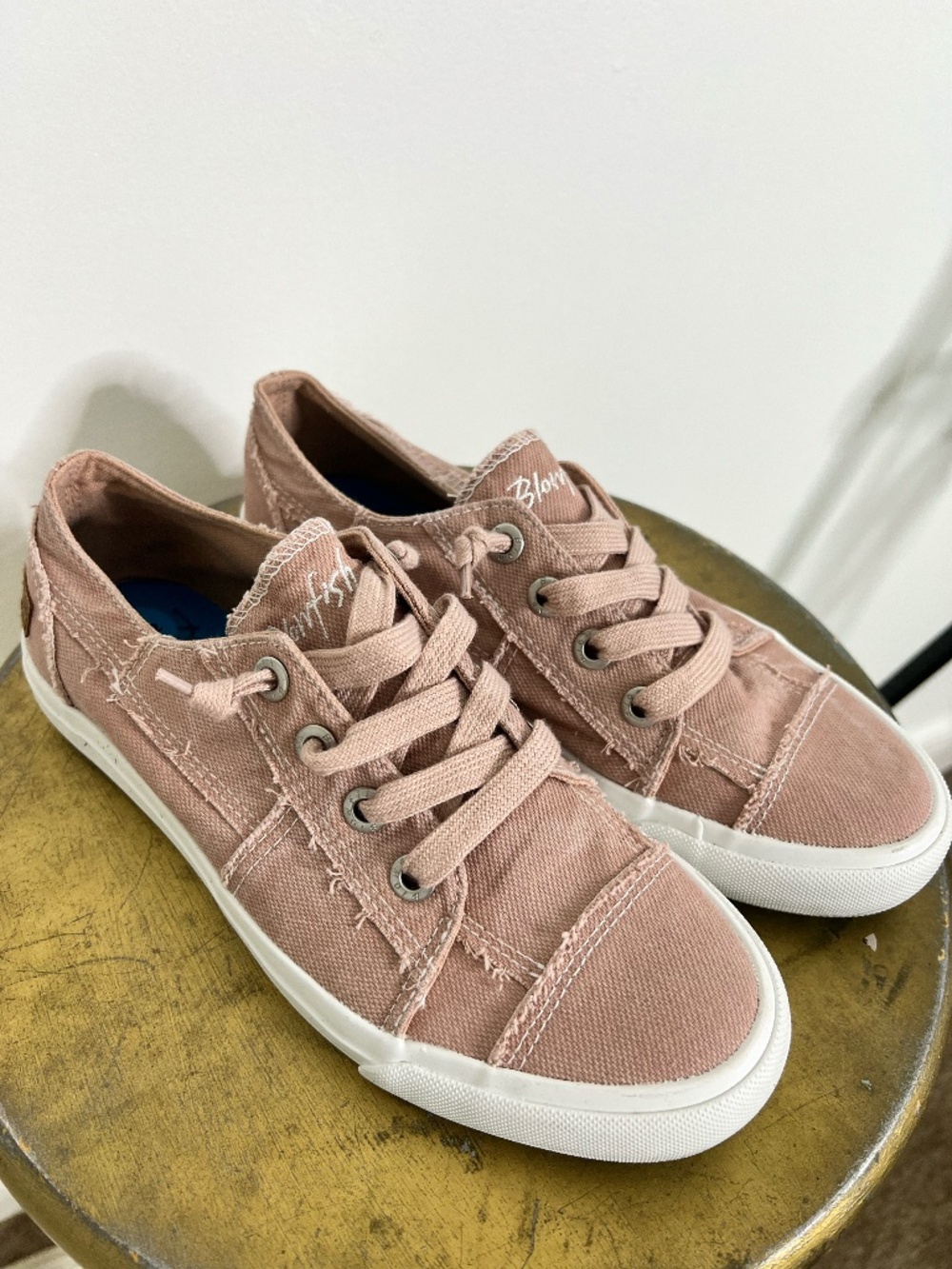 Blowfish Malibu Canvas Sneakers Size 7 1/2 EUC